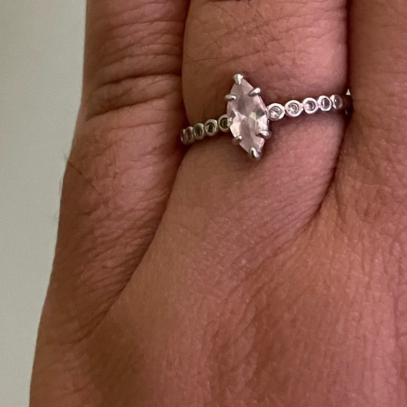 Stunning 925 stamped sterling ring with sparkly white marquise cut stone - Picture 3 of 4